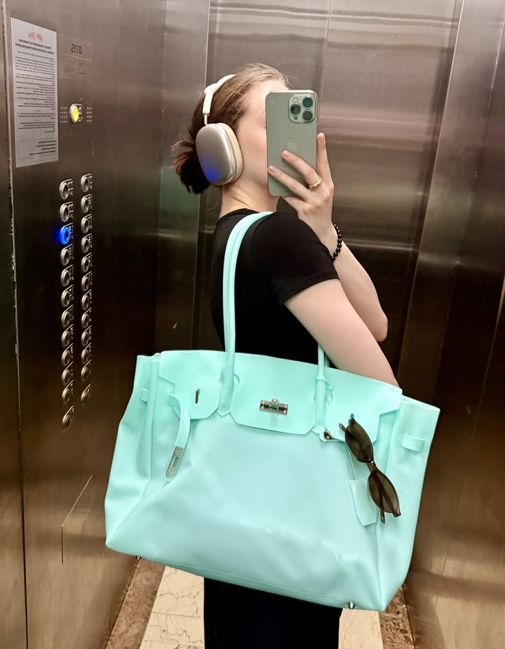 Naïma, 41